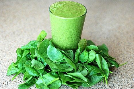 what is super greens powder - photo of spinach and green smoothie