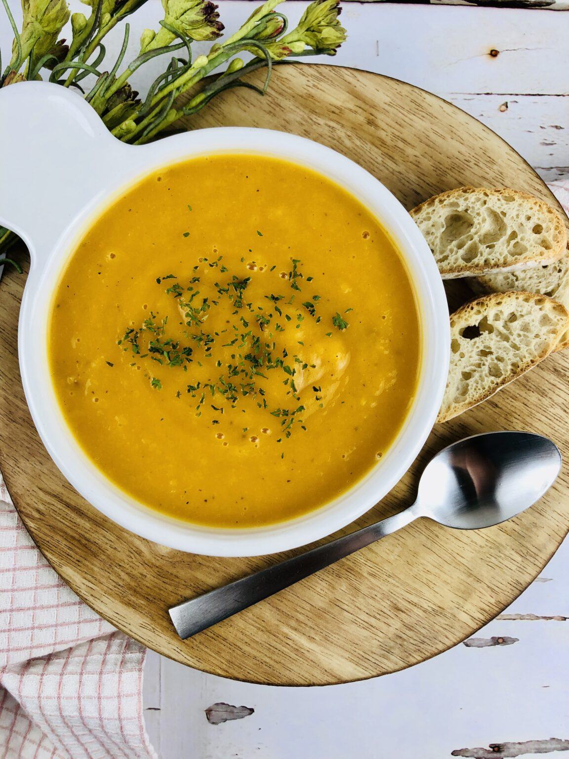 Easy Butternut Squash Soup Recipe | Healthy Foodie