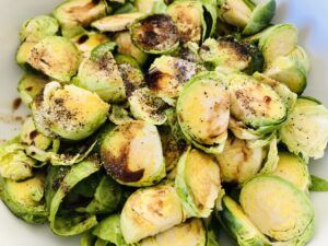 crispy oven roasted brussel sprouts prep
