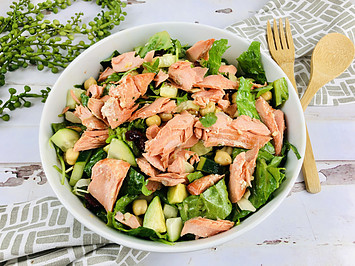 avocado-and-chickpea-salad-with-salmon